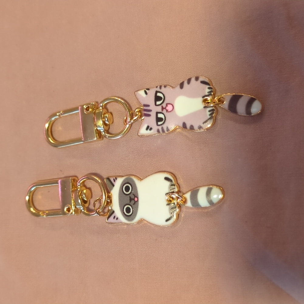 2 Adorable kitty cat keychain clip with swinging tail nwot